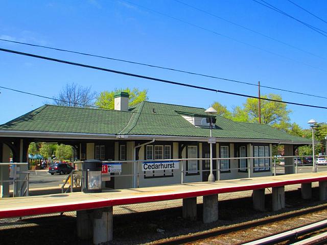 Cedarhurst Station