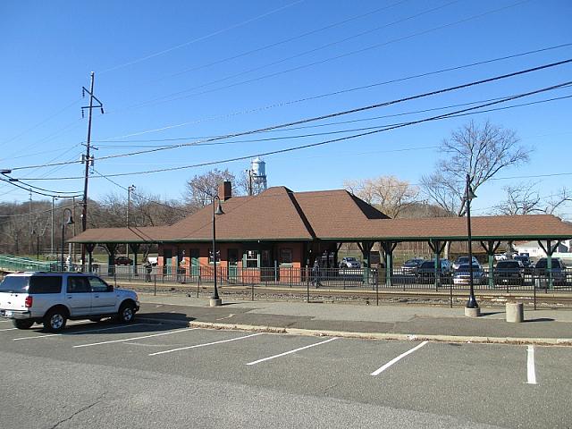 Glen Street Station