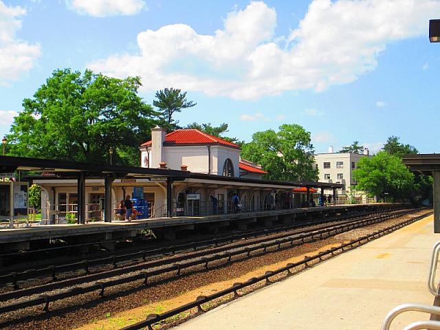 Bronxville Station